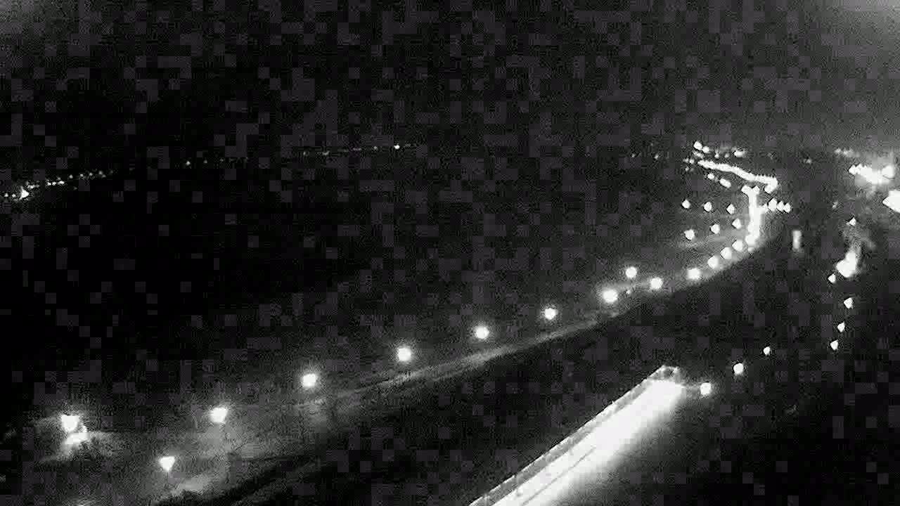 Obraz z kamery na plażę nad Wisłą w Płocku w dniu 2018-02-01 20:14