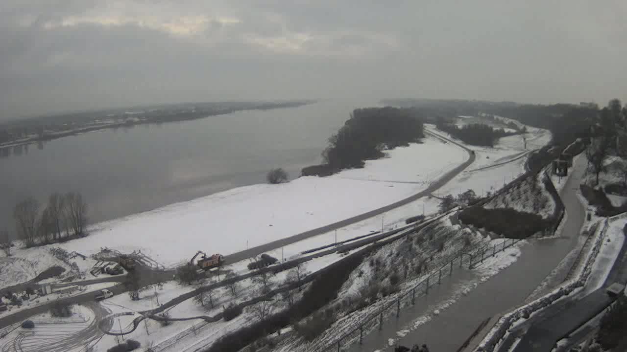 Obraz z kamery na plażę nad Wisłą w Płocku w dniu 2018-12-21 12:35