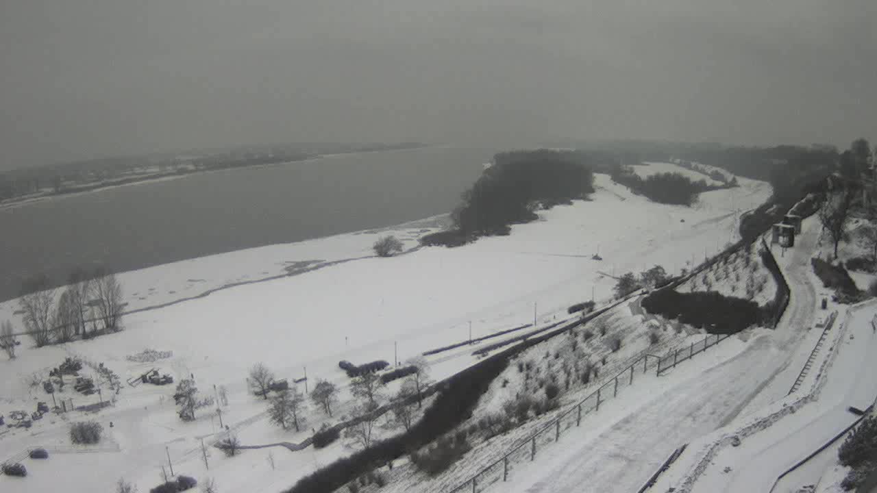 Obraz z kamery na plażę nad Wisłą w Płocku w dniu 2019-01-10 08:42