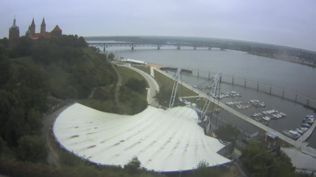 Obraz z kamery na Wzgórze Tumskie w Płocku w dniu 2019-07-26 09:32
