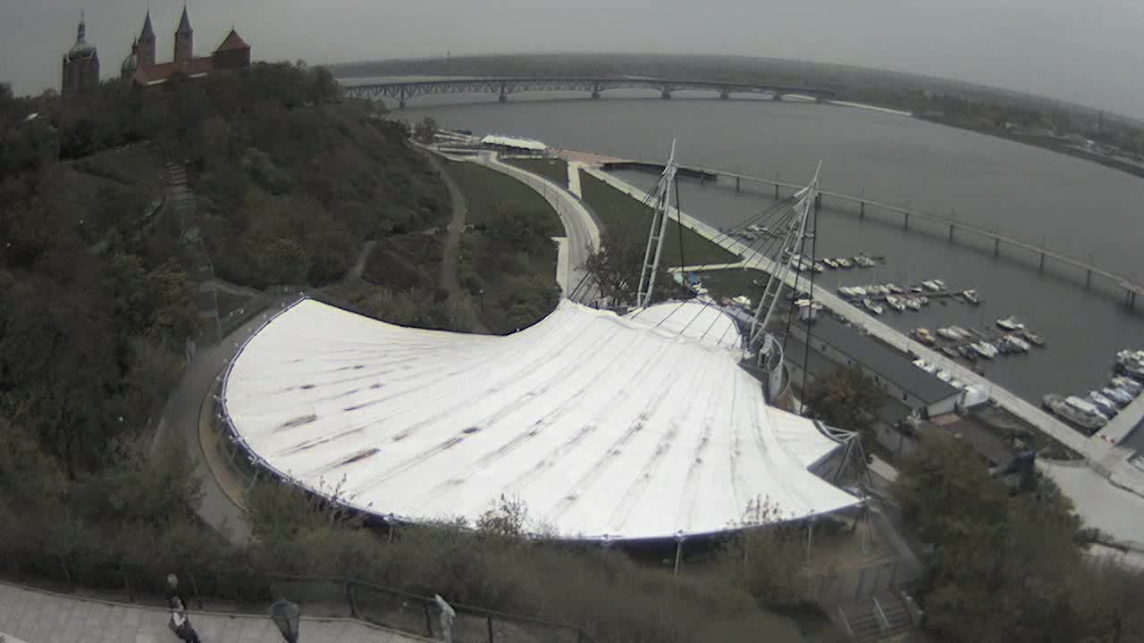 Obraz z kamery na Wzgórze Tumskie w Płocku w dniu 2019-10-16 12:56