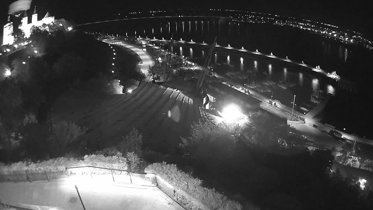 Obraz z kamery na Wzgórze Tumskie w Płocku w dniu 2026-05-15 00:42