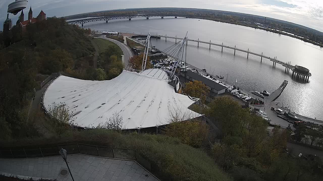 Obraz z kamery na Wzgórze Tumskie w Płocku w dniu 2026-10-24 14:06