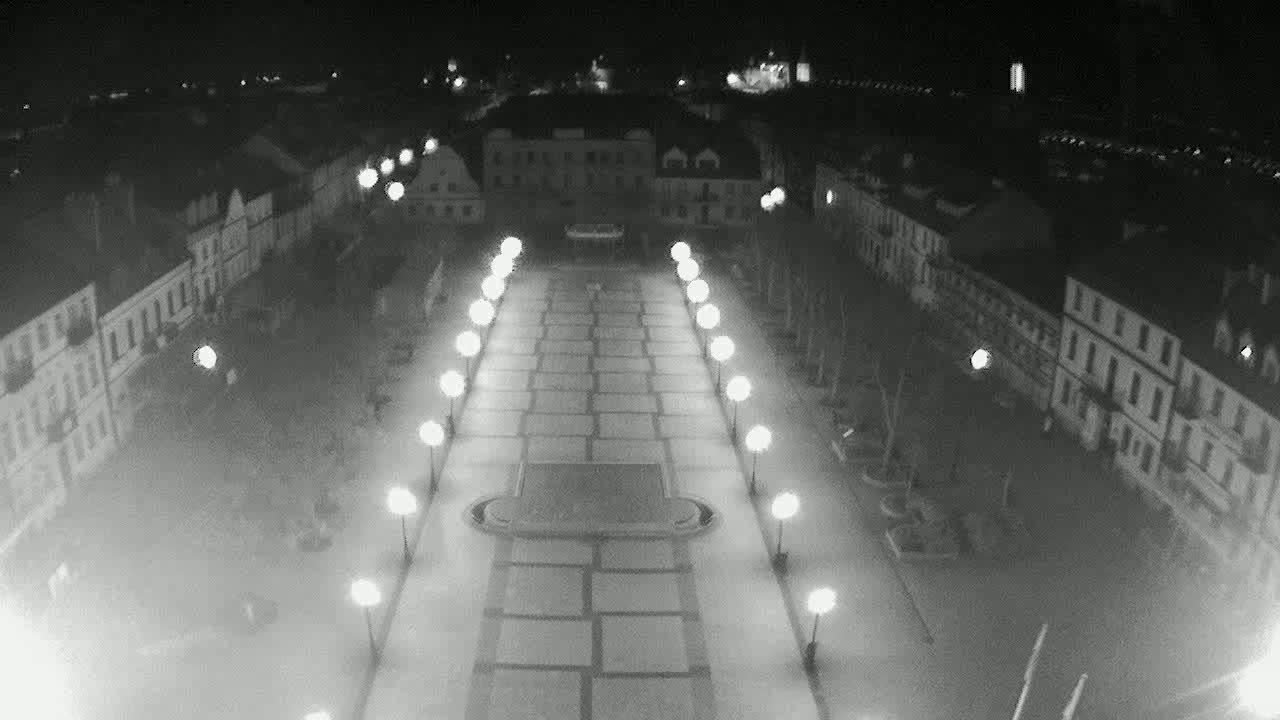 Obraz z kamery na Starym Rynku w Płocku w dniu 2019-03-21 04:54
