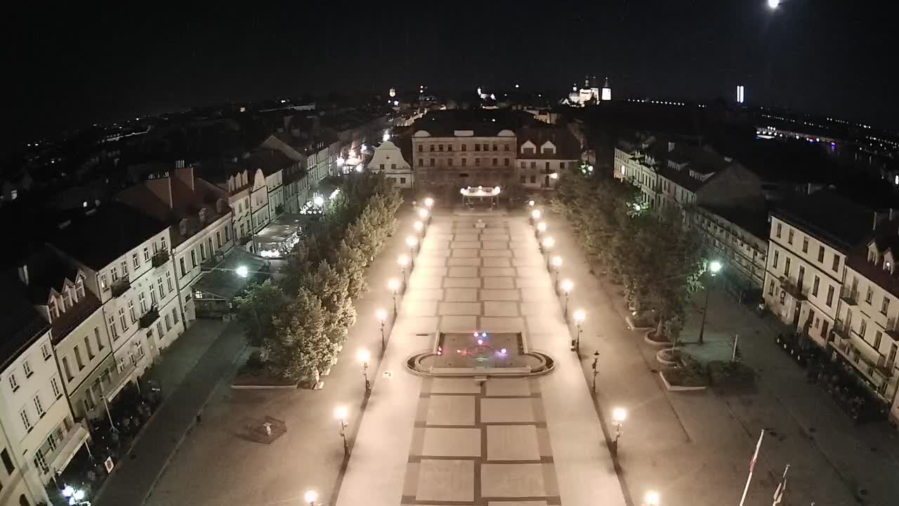 Obraz z kamery na Starym Rynku w Płocku w dniu 2022-06-13 22:48