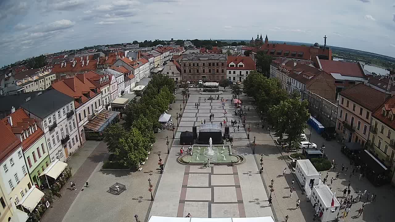 Obraz z kamery na Starym Rynku w Płocku w dniu 2022-07-29 14:36
