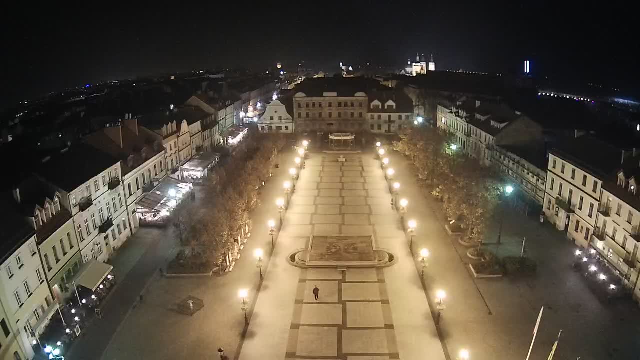 Obraz z kamery na Starym Rynku w Płocku w dniu 2022-10-27 20:06