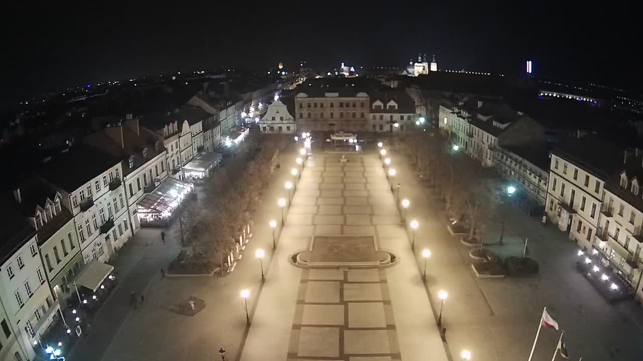 Obraz z kamery na Starym Rynku w Płocku w dniu 2022-11-19 21:48