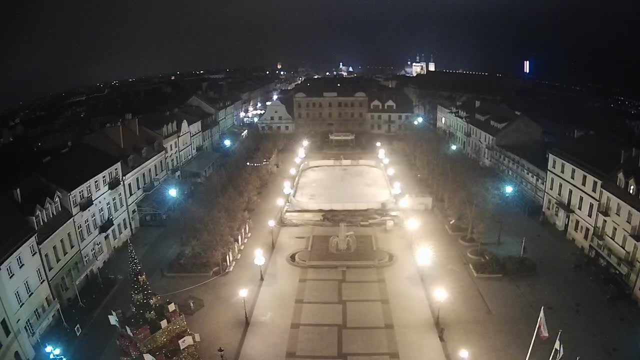 Obraz z kamery na Starym Rynku w Płocku w dniu 2022-12-04 23:24
