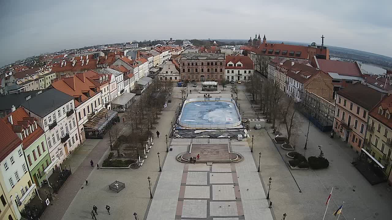 Obraz z kamery na Starym Rynku w Płocku w dniu 2023-03-18 14:12